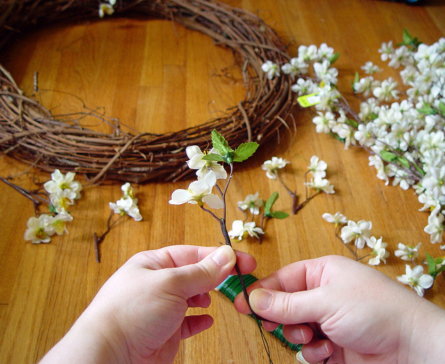 DIY Wedding Flowers - How to wire and tape flowers and foliage by  Campbell's Flowers 
